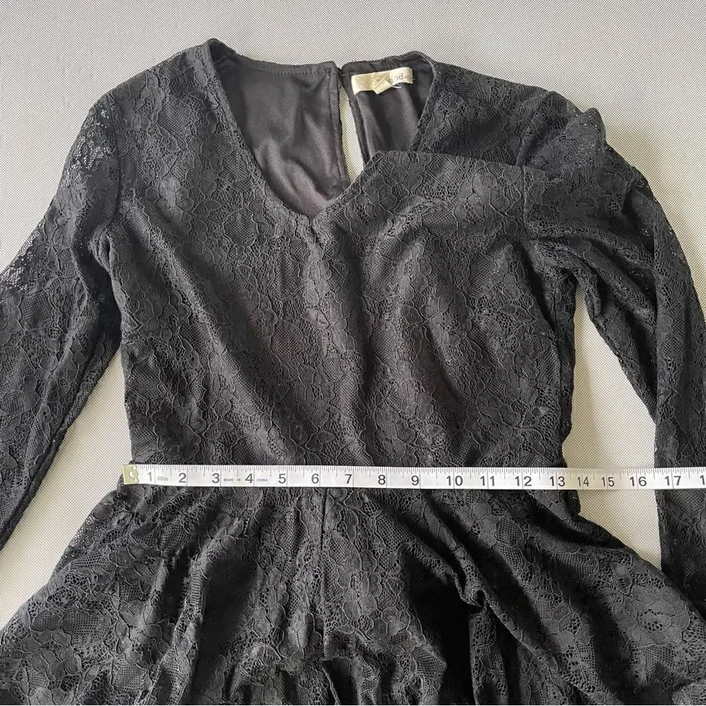 Rewind Floral Lace Black Long Sleeve Dress Women’s Size Medium